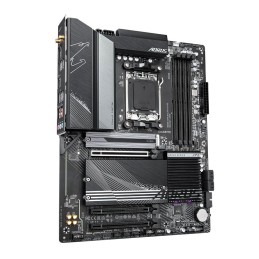 https://compmarket.hu/products/234/234379/gigabyte-b650-aorus-elite-ax-v2_2.jpg