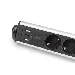 Digitus Hálózati Elosztó Kapcsolóval 6DIN, 3xUSB 1,5m Black