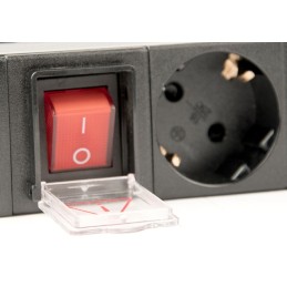 Gembird Hálózati Elosztó Kapcsolóval 8DIN 3m Black