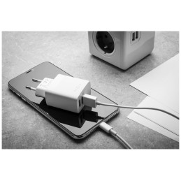 FIXED hálózati töltő, 2*USB-A kimenet, 17W + USB/USB-C kábel, fehér