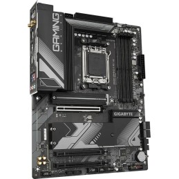 https://compmarket.hu/products/235/235530/gigabyte-b650-gaming-x-ax-v2_3.jpg